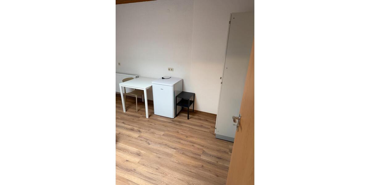 Etagenwohnung Neumarkt in der Oberpfalz Altenhof - 1 Zimmer, 14 m&sup2;, 450&euro; | Angebot:26122438