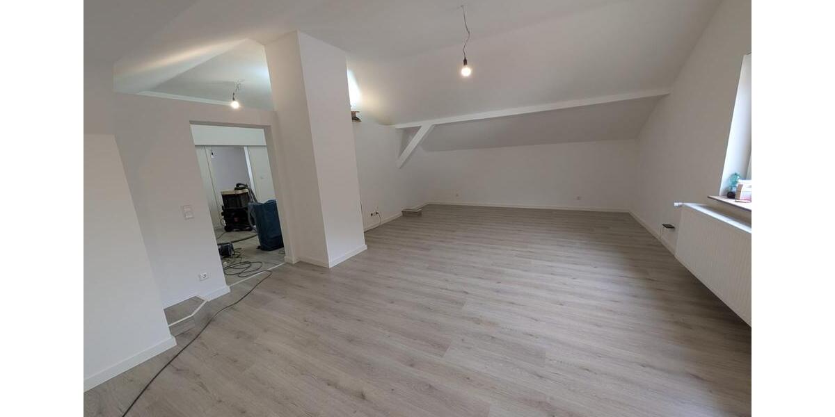 Dachgeschoßwohnung Eberbach - 2 Zimmer, 68 m&sup2;, 680&euro; | Angebot:25804692