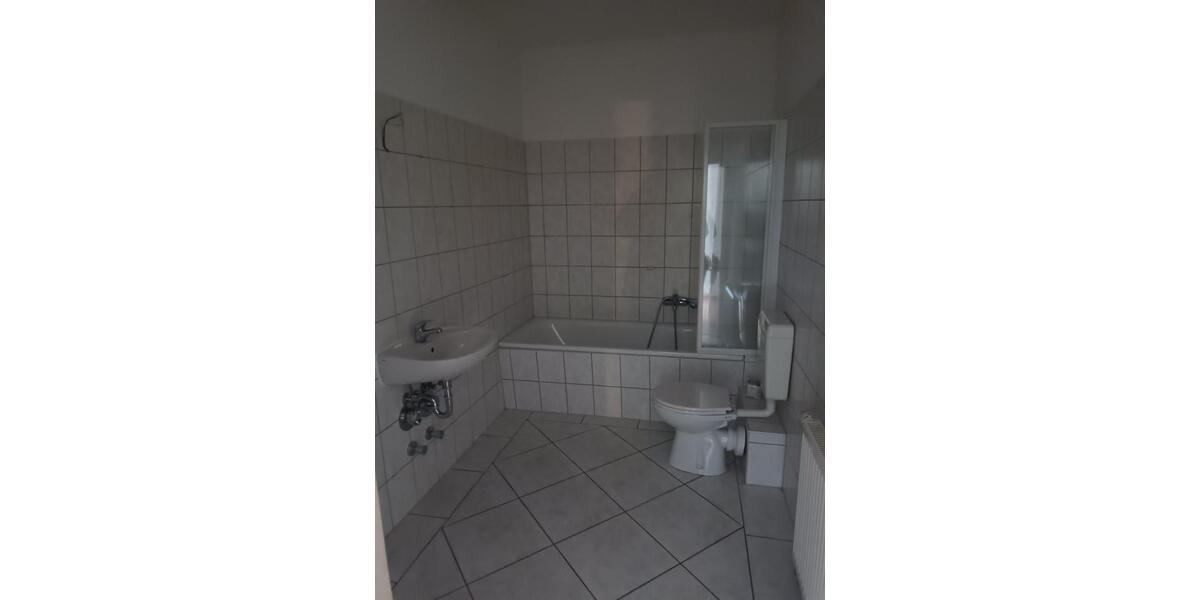 Etagenwohnung Tangerhütte - 3 Zimmer, 76 m&sup2;, 410&euro; | Angebot:22908624