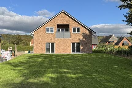 Schöne neue DHH mit Traumgrundstück auf einer Ebene 4 zimmer