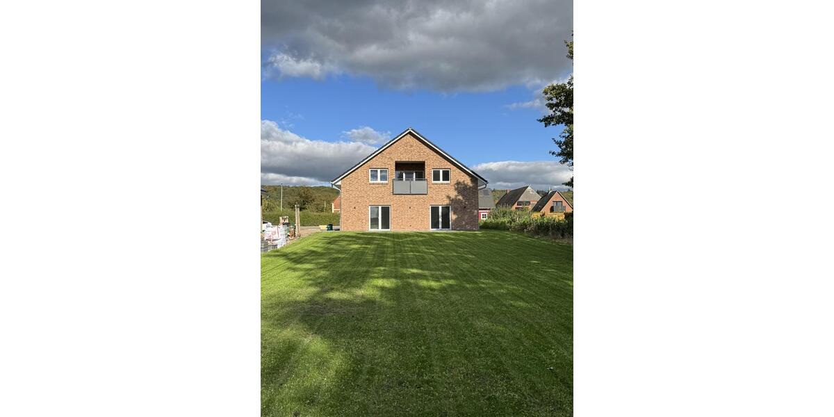 Schöne neue DHH mit Traumgrundstück auf einer Ebene 4 zimmer