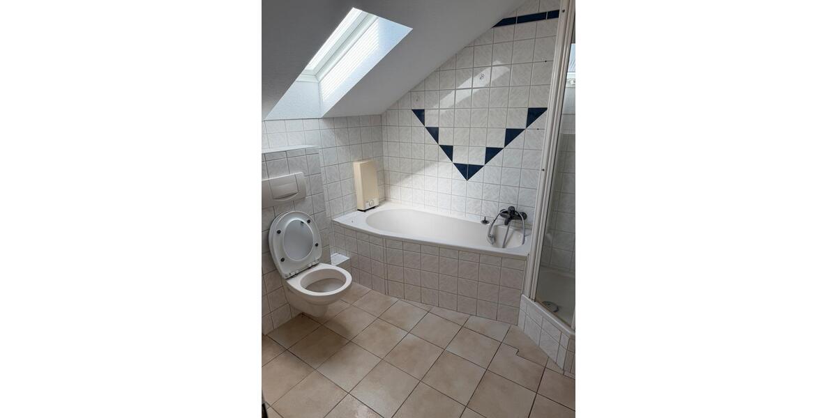 Dachgeschoßwohnung Pohlheim - 4 Zimmer, 105 m&sup2;, 1.500&euro; | Angebot:26285044