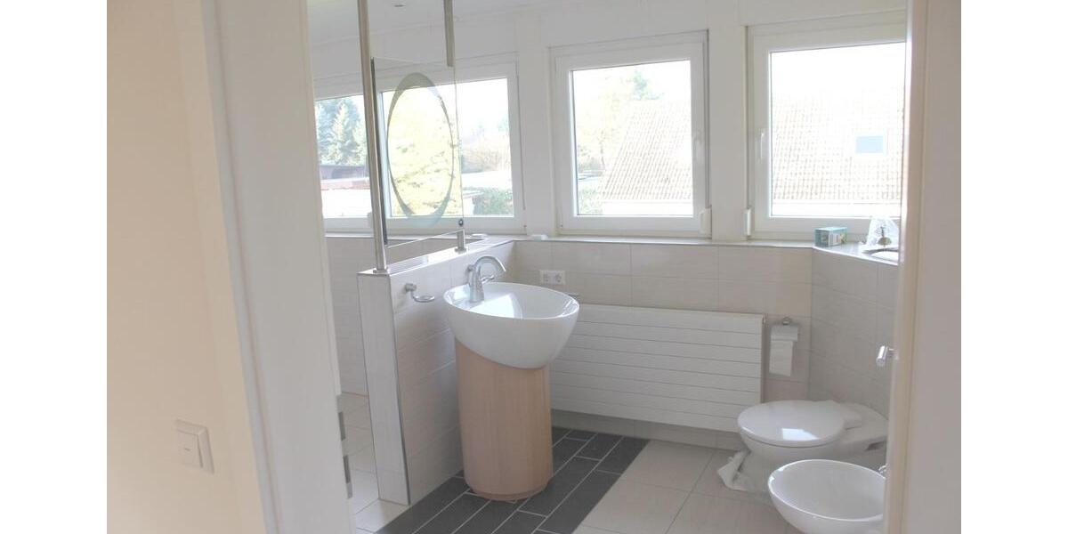 Einfamilienhaus Küsten - 5 Zimmer, 130 m&sup2;, 900&euro; | Angebot:25255589