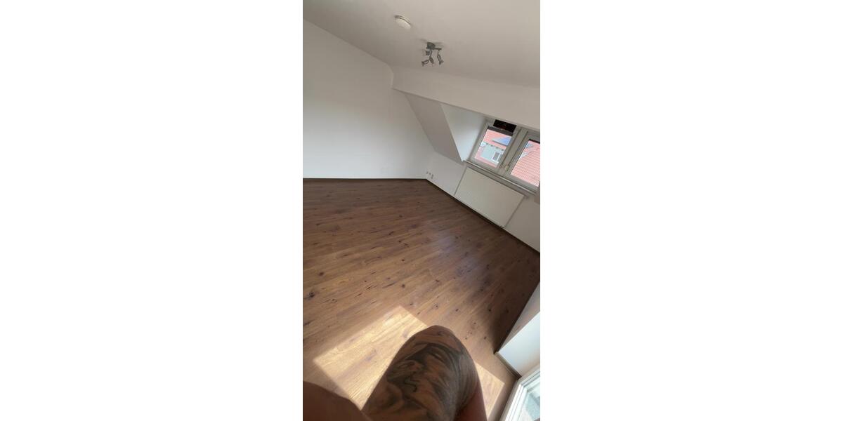 Dachgeschoßwohnung Poppenricht - 2 Zimmer, 69 m&sup2;, 890&euro; | Angebot:26478230