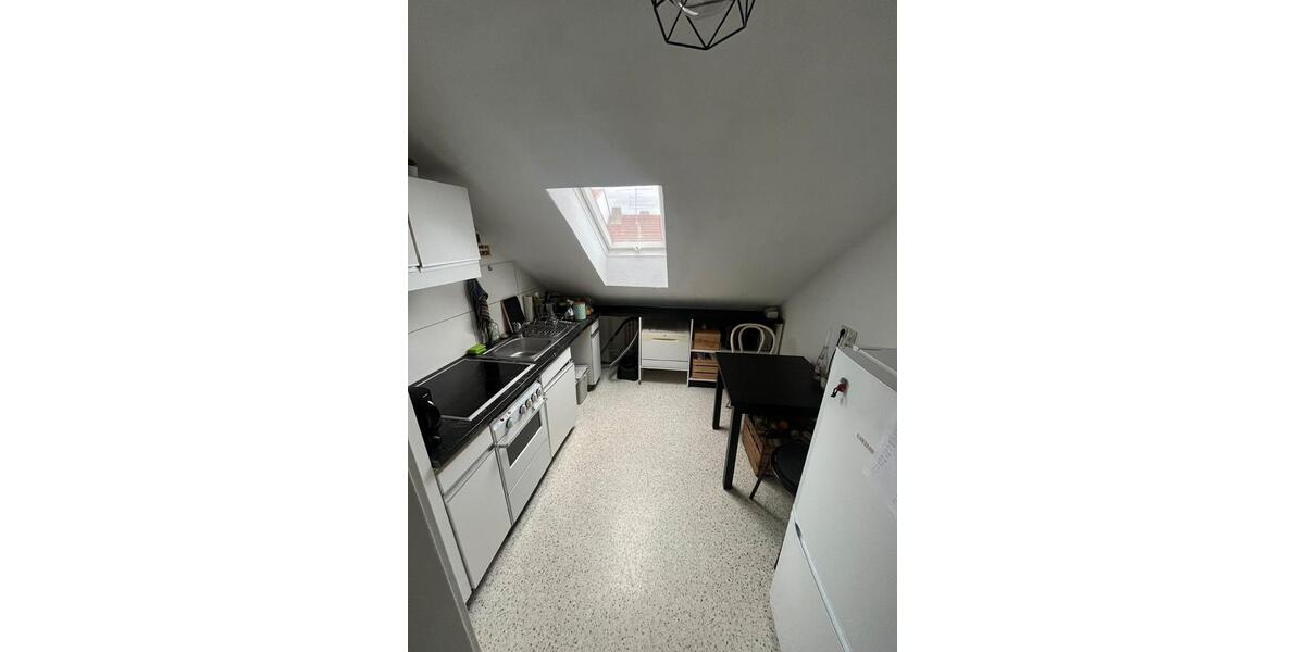 Dachgeschoßwohnung Saarbrücken - 3 Zimmer, 76 m&sup2;, 800&euro; | Angebot:26349371