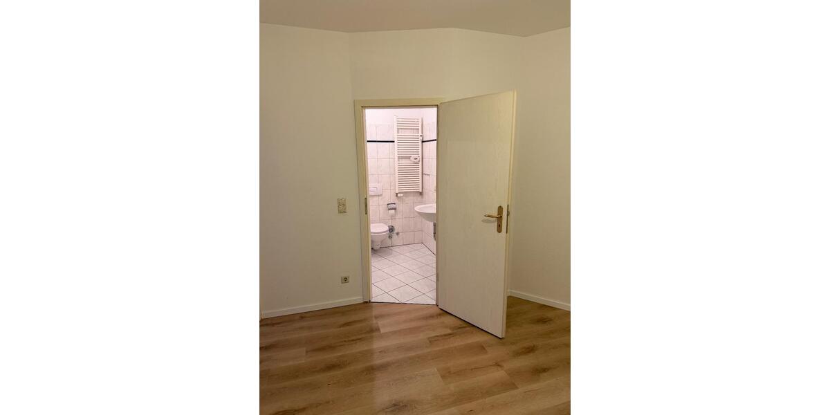 Etagenwohnung Bernsdorf - 1 Zimmer, 65 m&sup2;, 520&euro; | Angebot:24715888