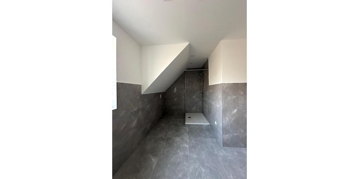 Dachgeschoßwohnung Loxstedt - 2.5 Zimmer, 94 m&sup2;, 1.100&euro; | Angebot:25012529