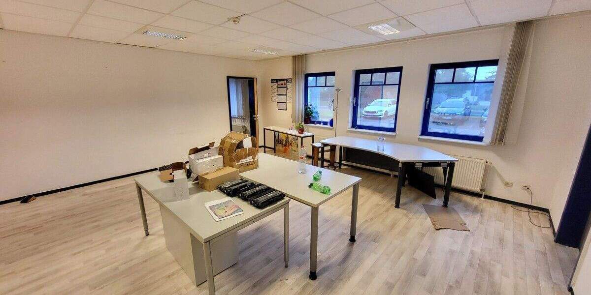 Gewerbeobjekt Lübeck / Sankt Lorenz Nord St. Lorenz Nord - 4 Zimmer, 157 m&sup2;, 900&euro; | Angebot:25681896