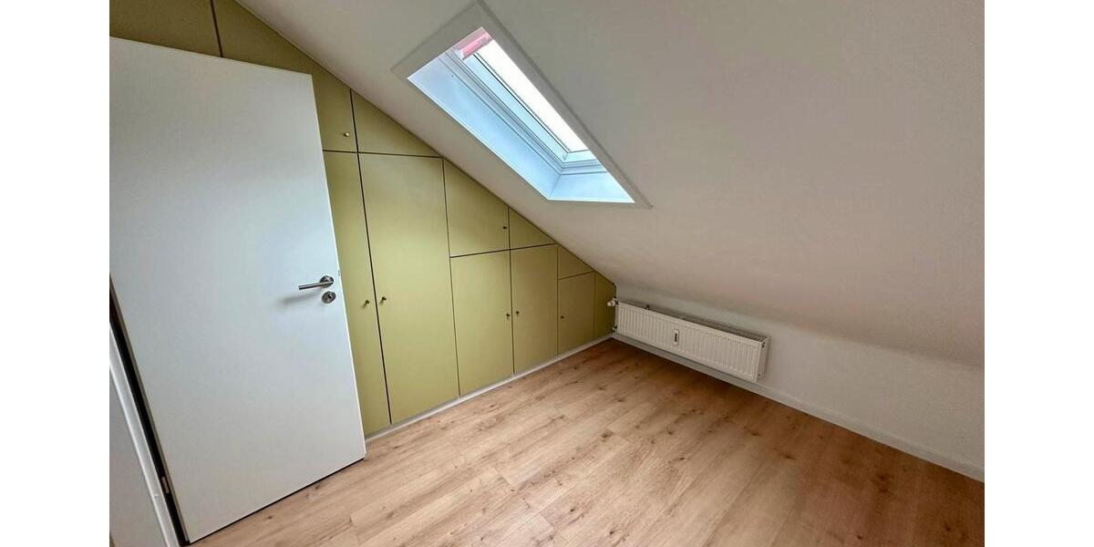 Dachgeschoßwohnung Bensheim - 3 Zimmer, 68 m&sup2;, 850&euro; | Angebot:24774668