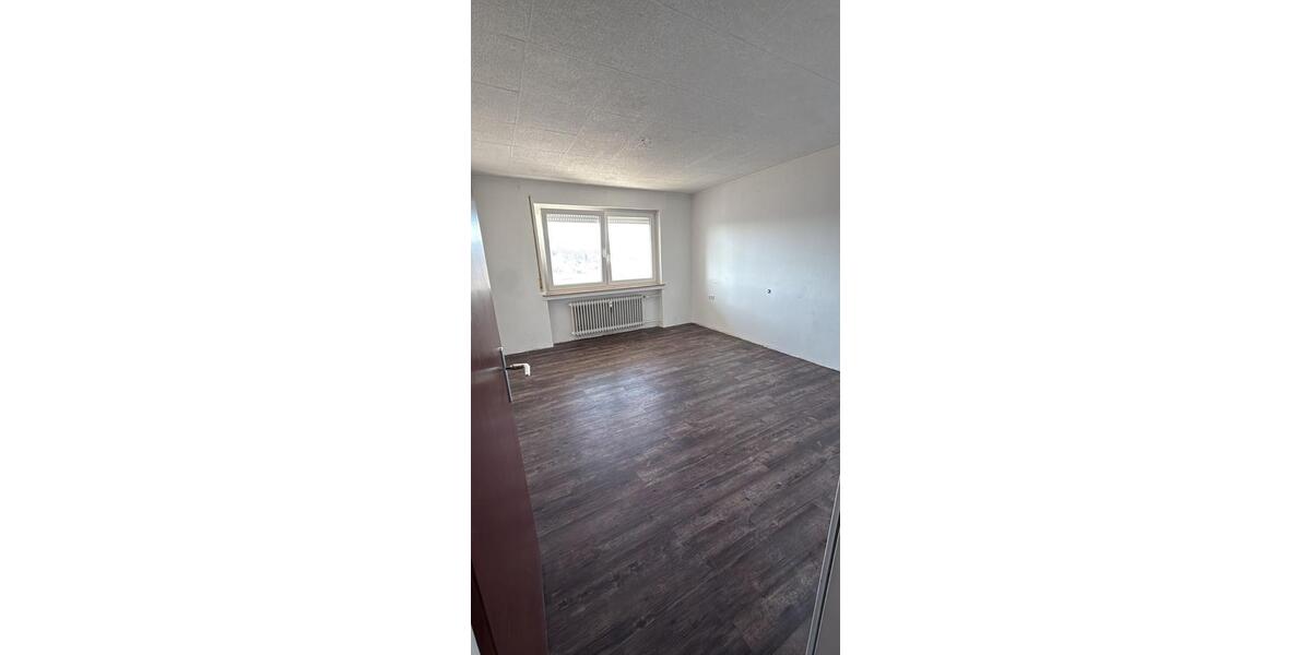 Etagenwohnung Korbach - 4 Zimmer, 86 m&sup2;, 800&euro; | Angebot:26023566