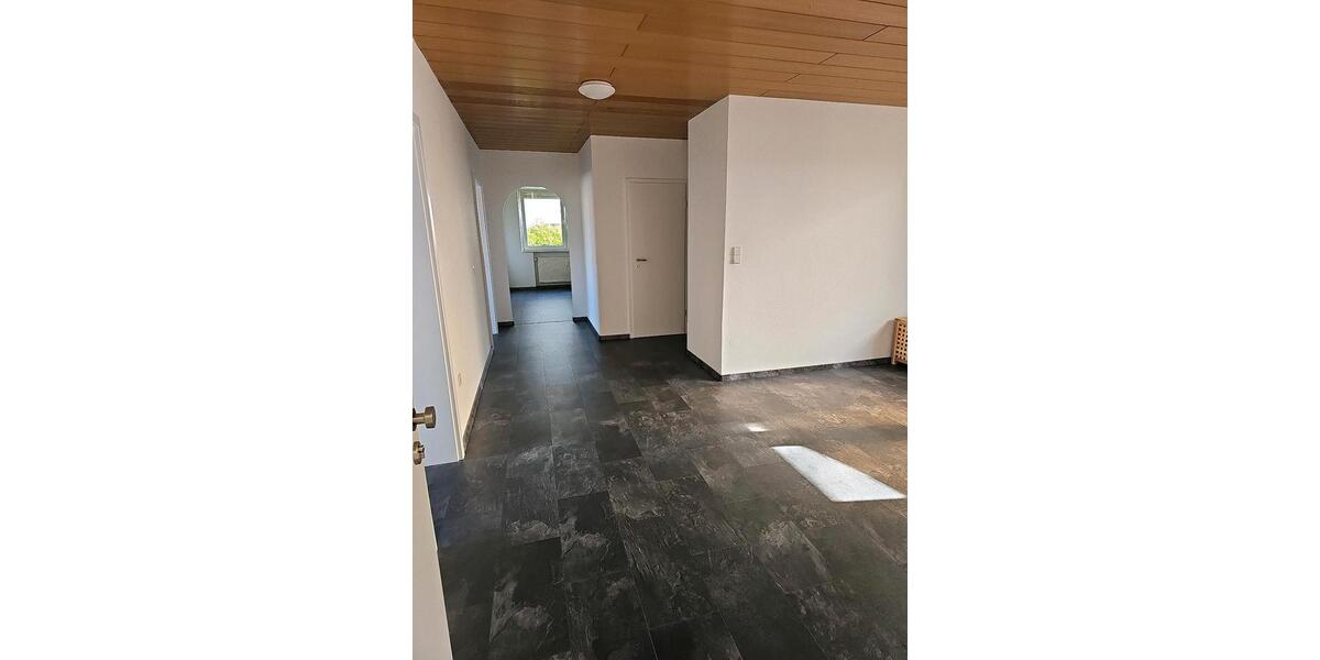 Erdgeschoßwohnung Walldürn - 5 Zimmer, 105 m&sup2;, 750&euro; | Angebot:25282570