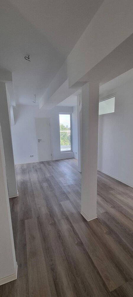 Schöne, helle 4-Zimmer-Wohnung mit Balkon in Magdeburg - 122 m²