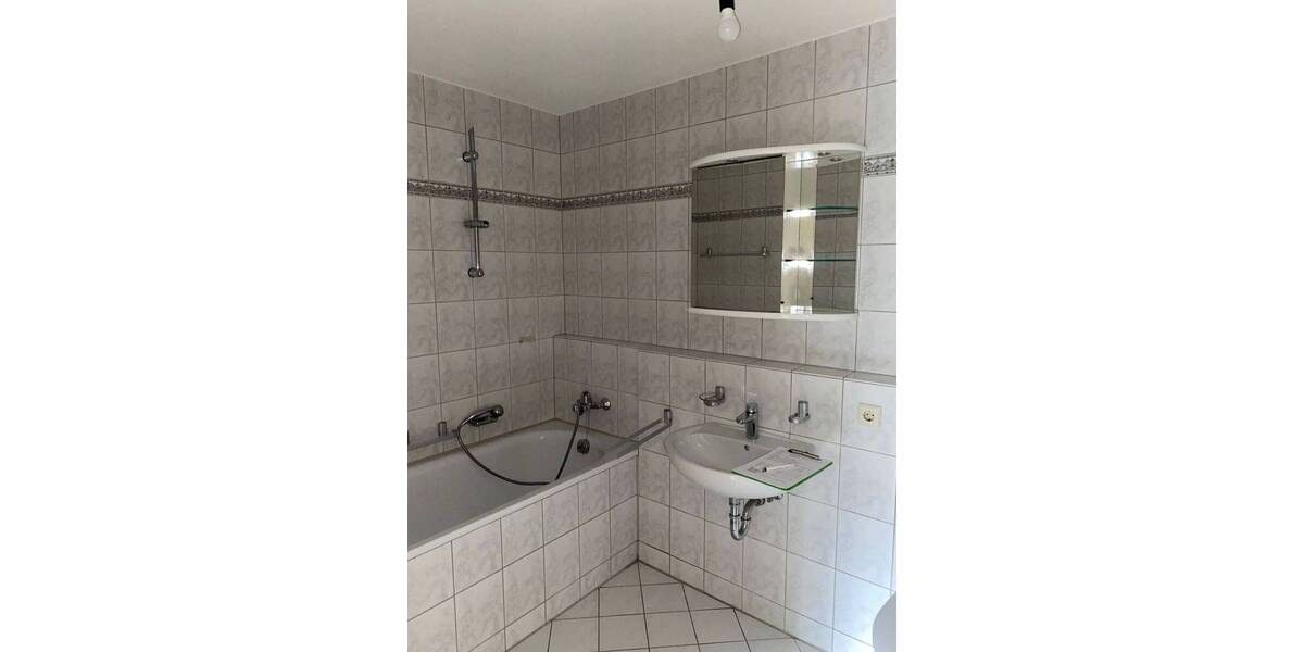 Etagenwohnung Weil am Rhein - 2 Zimmer, 63 m&sup2;, 650&euro; | Angebot:26261694