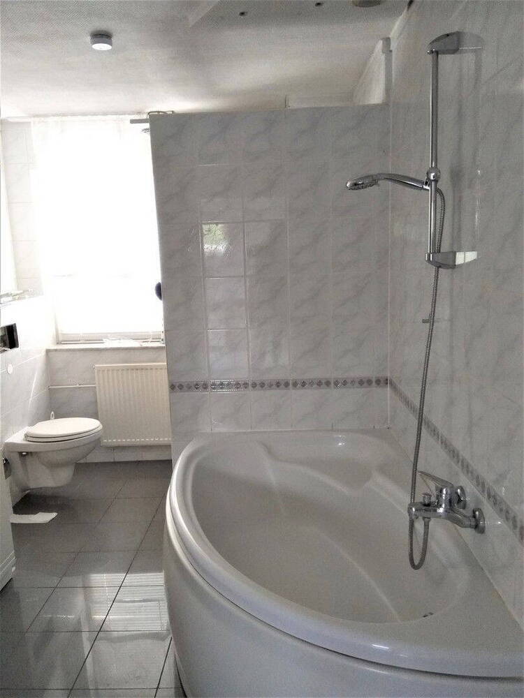 schöner Bungalow, 2,5 Zimmer mit Garage und Garten