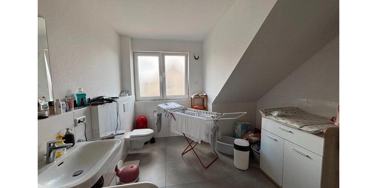 Dachgeschoßwohnung Weyhe - 3 Zimmer, 95 m&sup2;, 1.140&euro; | Angebot:26181046