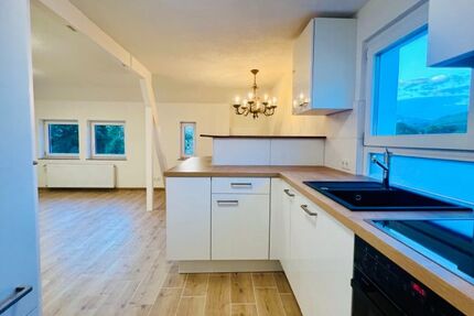 Nagelneue 5 Zi MaisonettWohnung mit Charme u. Garten