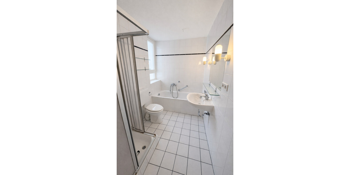 Etagenwohnung Kassel Mitte - 5 Zimmer, 168 m&sup2;, 1.500&euro; | Angebot:26106461