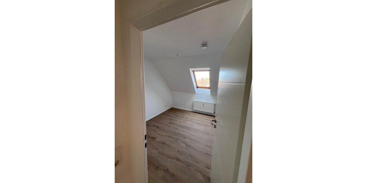 Dachgeschoßwohnung Barsinghausen - 4 Zimmer, 88 m&sup2;, 840&euro; | Angebot:26552078
