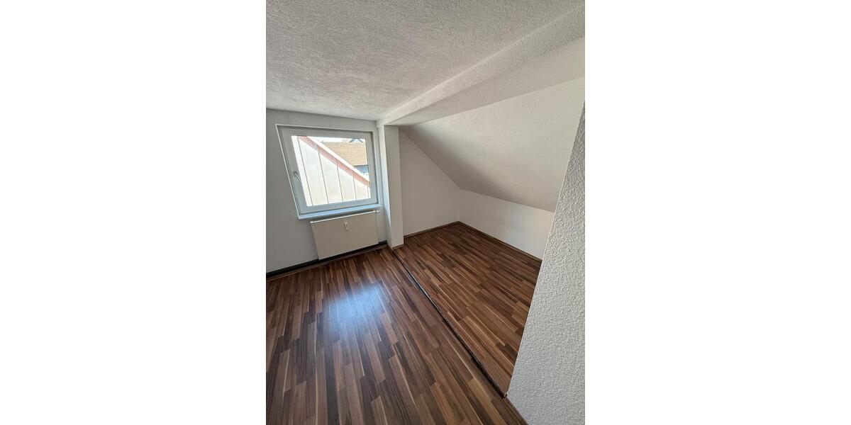Dachgeschoßwohnung Kreuztal - 3 Zimmer, 72 m&sup2;, 550&euro; | Angebot:26692777