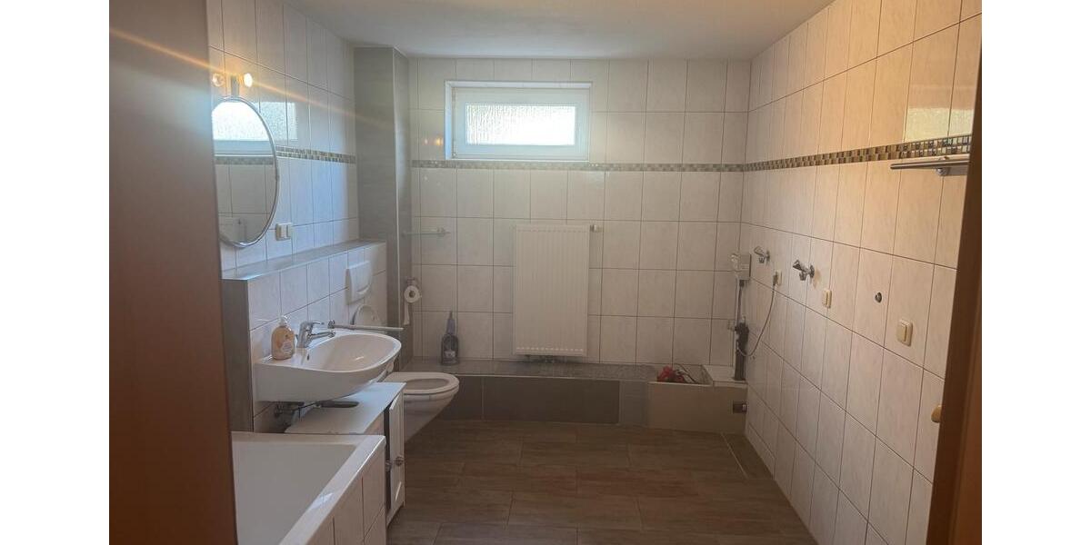 Etagenwohnung Lehrte - 3 Zimmer, 122 m&sup2;, 800&euro; | Angebot:26612180
