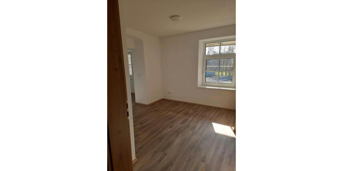 Erdgeschoßwohnung Kirchenthumbach - 6 Zimmer, 89 m&sup2;, 720&euro; | Angebot:26021072