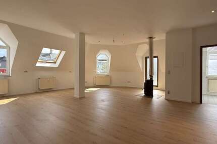 Wohnung Hainichen - 1 Zimmer, 73 m&sup2;, 380&euro; | Angebot:26567910