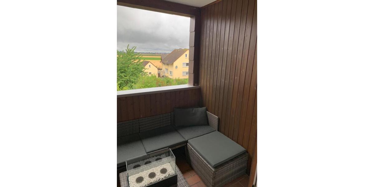 Helle, freundliche 4 Zi.DG-Whg m. Loggia, Garage u. Stellplatz 4 zimmer