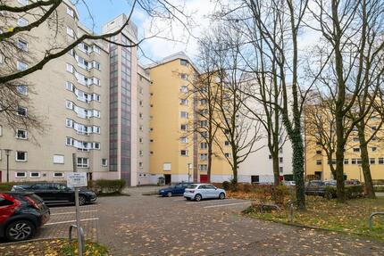 Gut geschnittene 2-ZKB mit EBK, Loggia und TG nahe City Galerie 2 zimmer