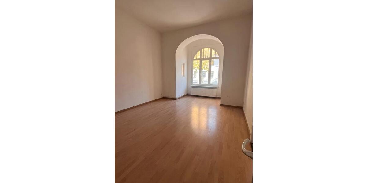 Etagenwohnung Weißenfels - 4 Zimmer, 109 m&sup2;, 600&euro; | Angebot:26407839