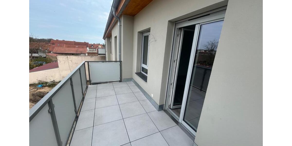 Dachgeschoßwohnung Beelitz - 3 Zimmer, 80 m&sup2;, 1.150&euro; | Angebot:26384471