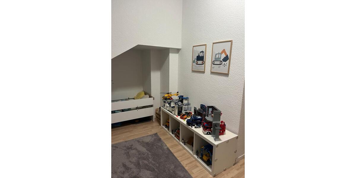 Dachgeschoßwohnung Ratingen Tiefenbroich - 3 Zimmer, 70 m&sup2;, 1.002&euro; | Angebot:24896162