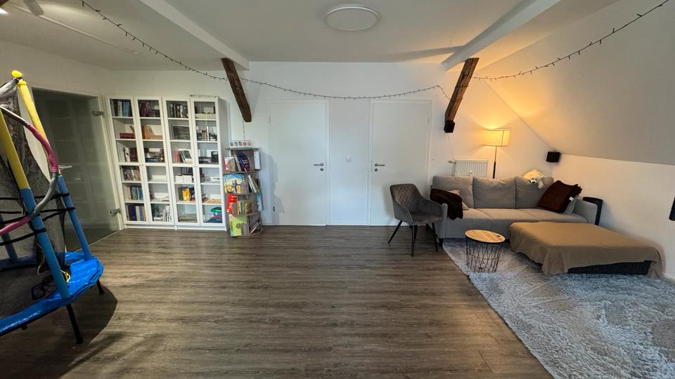 Dachgeschoßwohnung Diesdorf - 4.5 Zimmer, 110 m&sup2;, 920&euro; | Angebot:26699409