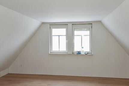 Gemütliche 1,5 Zimmer Dachgeschosswohnung mit 33m² in Friedberg zu vermieten 1 zimmer