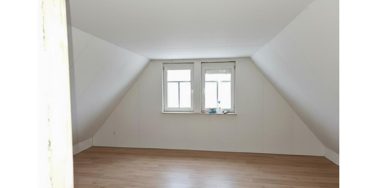 Gemütliche 1,5 Zimmer Dachgeschosswohnung mit 33m² in Friedberg zu vermieten 1 zimmer
