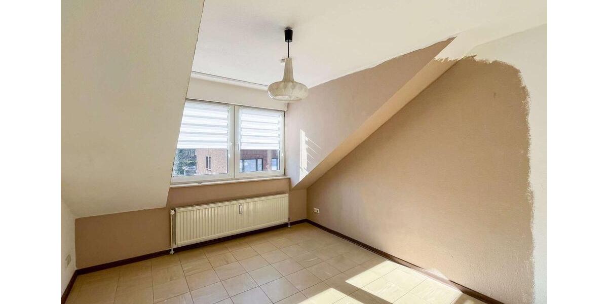 Dachgeschoßwohnung Duisburg Duisburg-Mitte - 2 Zimmer, 42 m&sup2;, 222&euro; | Angebot:26180092