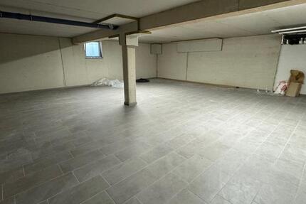 Vermietung von Keller-Aktenräumen zimmer