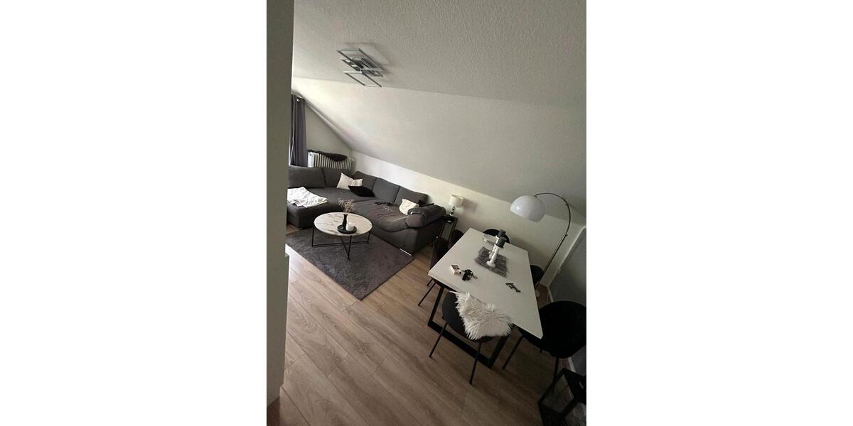 Dachgeschoßwohnung Eldingen - 4 Zimmer, 70 m&sup2;, 620&euro; | Angebot:26704029