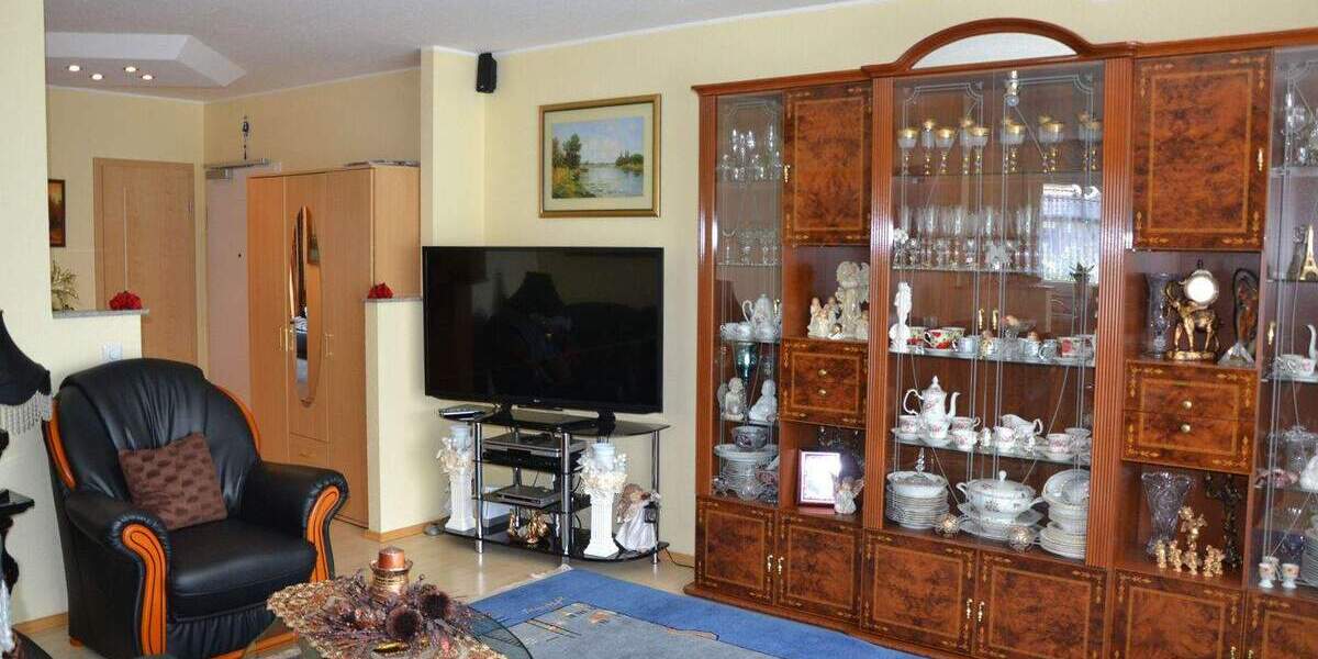 Etagenwohnung Düsseldorf Unterrath - 4 Zimmer, 99 m&sup2;, 1.450&euro; | Angebot:25111674