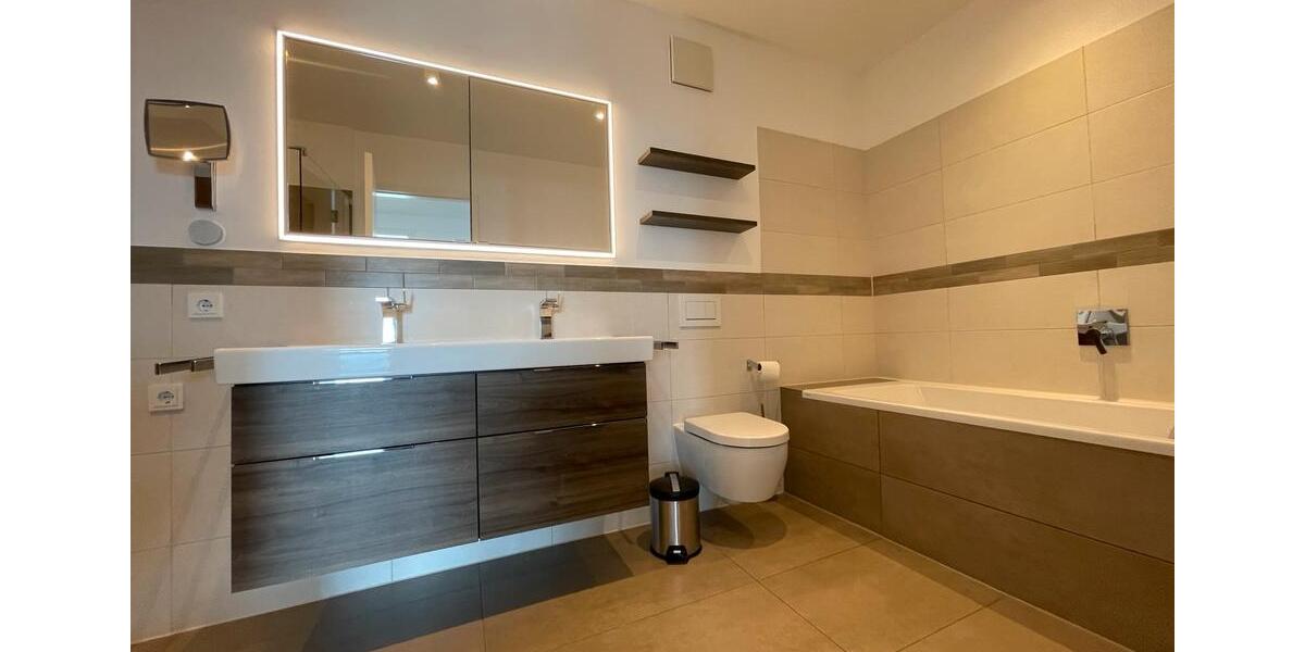 Terrassenwohnung Hohenthann - 4 Zimmer, 140 m&sup2;, 1.960&euro; | Angebot:26036582