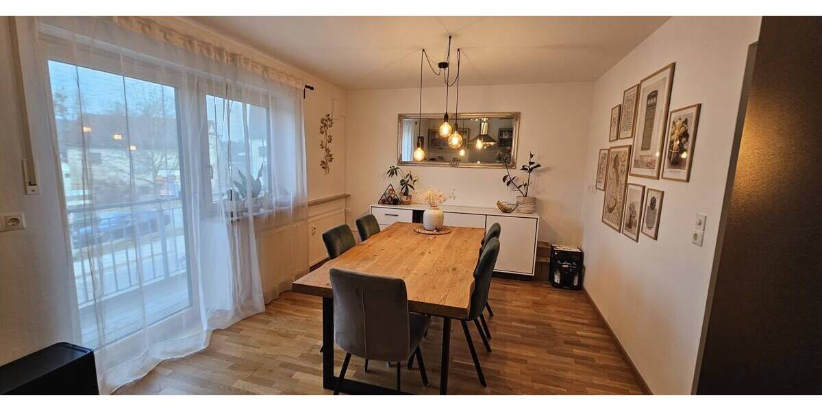 Etagenwohnung Winhöring - 4 Zimmer, 123 m&sup2;, 1.050&euro; | Angebot:25984683
