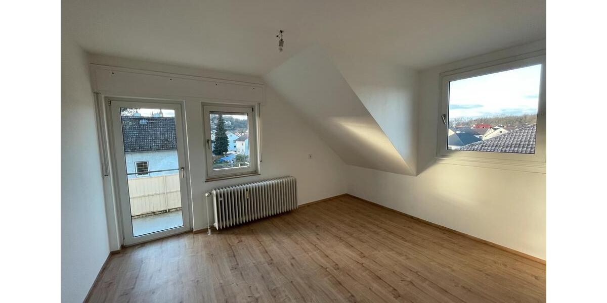 Dachgeschoßwohnung Oppenheim - 3 Zimmer, 84 m&sup2;, 890&euro; | Angebot:26385776