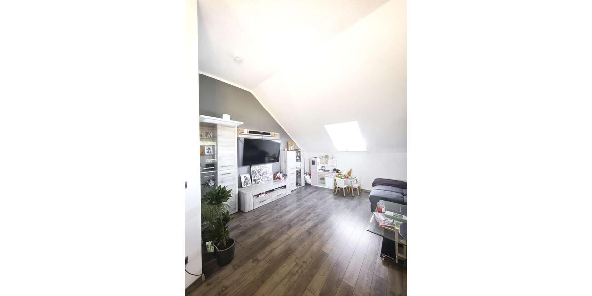 Dachgeschoßwohnung Werdau - 2 Zimmer, 56 m&sup2;, 470&euro; | Angebot:26096781