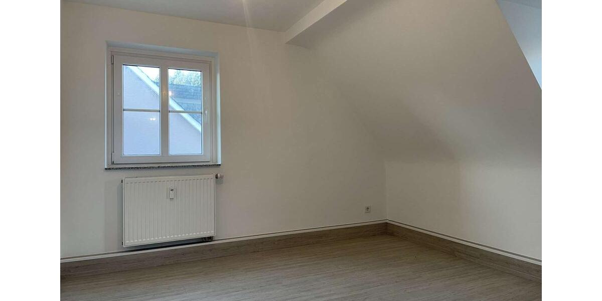 Dachgeschoßwohnung Hellenthal - 3 Zimmer, 65 m&sup2;, 525&euro; | Angebot:24701001