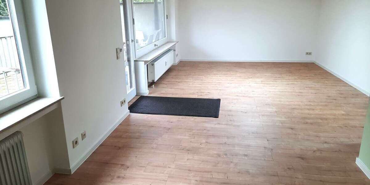 Etagenwohnung Offenbach Bieber - 3 Zimmer, 94 m&sup2;, 1.000&euro; | Angebot:26056480