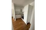 Mit Fernblick über Köln das Wohnen genießen: 2 Zimmer mit Einbauküche, Balkon, Aufzug