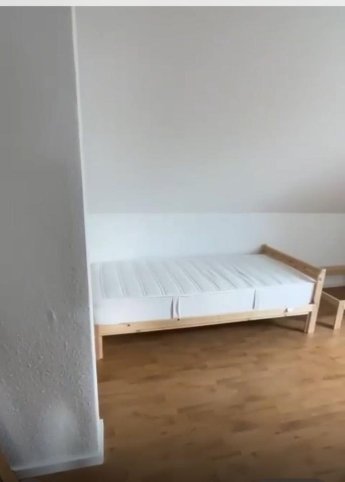 Möbliertes WG-Zimmer (17 m²) in Frauen-WG – ab sofort zimmer