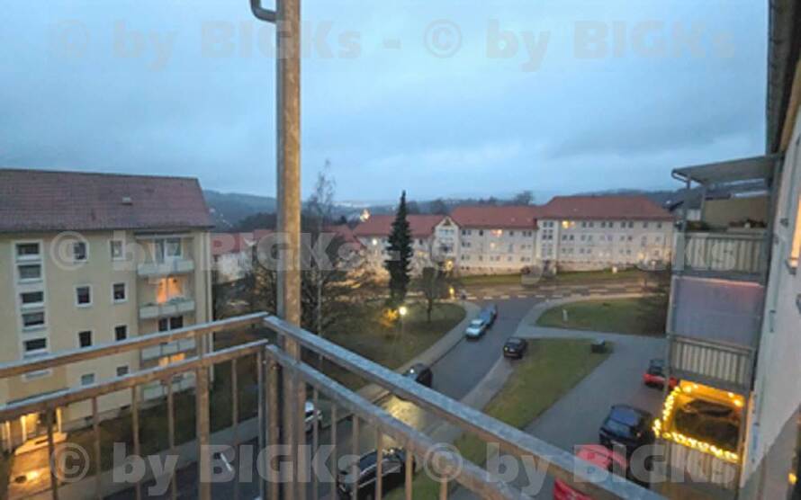 BIGKs: Suhl-Leninring: FREIE AUSSICHT - 3 Raum Wohnung Suhl,sep.Küche,Dusch-Wannenbad, Balkon (-;) 3 zimmer