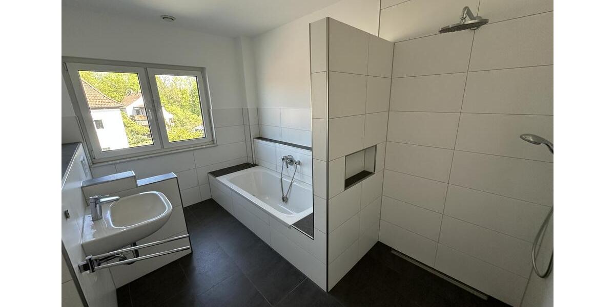 Dachgeschoßwohnung Celle Altenhagen - 2.5 Zimmer, 103 m&sup2;, 970&euro; | Angebot:26549587