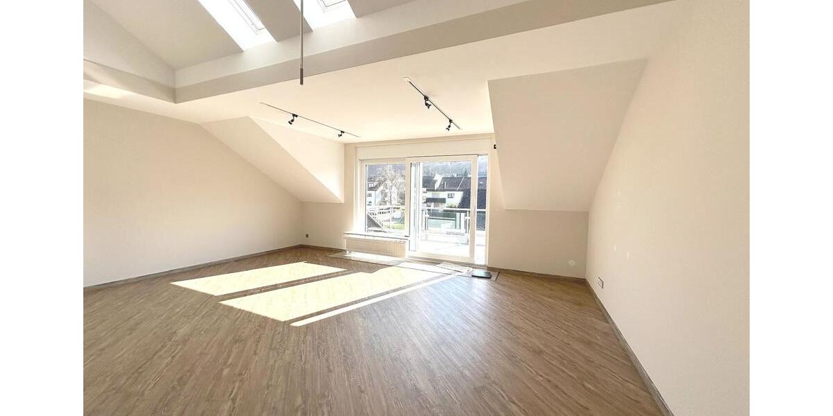 Etagenwohnung Kenn - 2 Zimmer, 87 m&sup2;, 1.180&euro; | Angebot:26006100