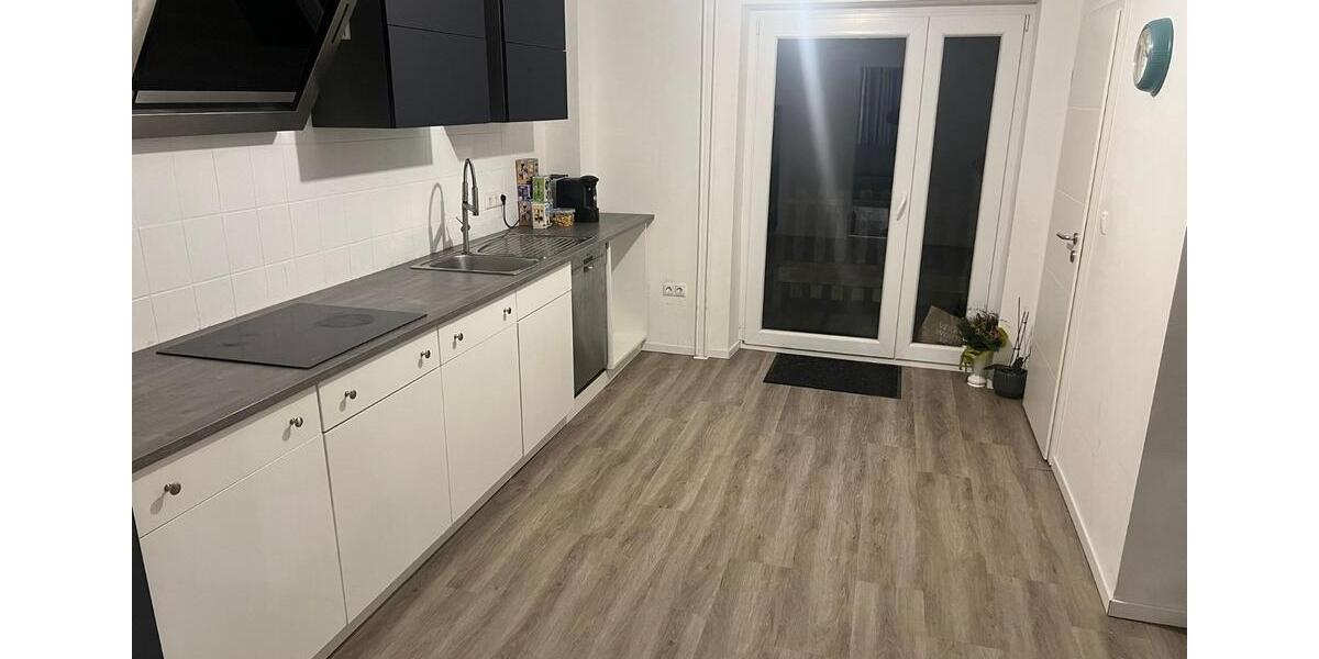 Großzügiges Haus mit eigenem Garten zu Vermieten 4 zimmer